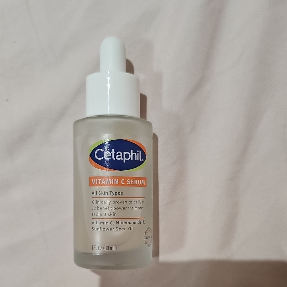 Vitamin C Serum - White